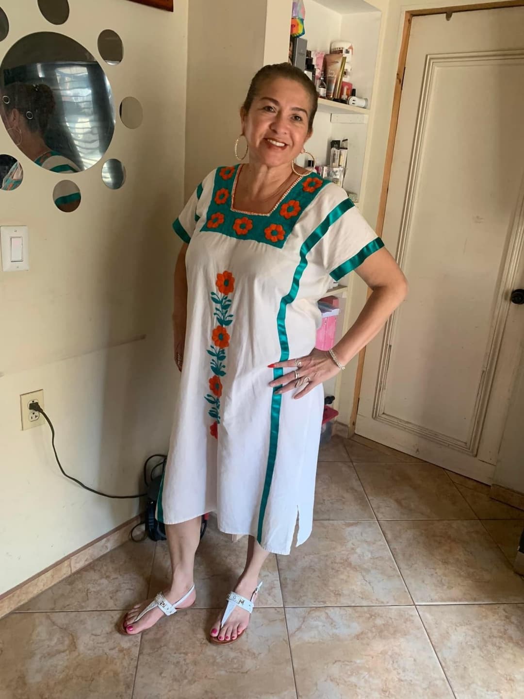 Click to view full size I would still tear this up even tho she a bit old she got big tits and cute toes lowkey