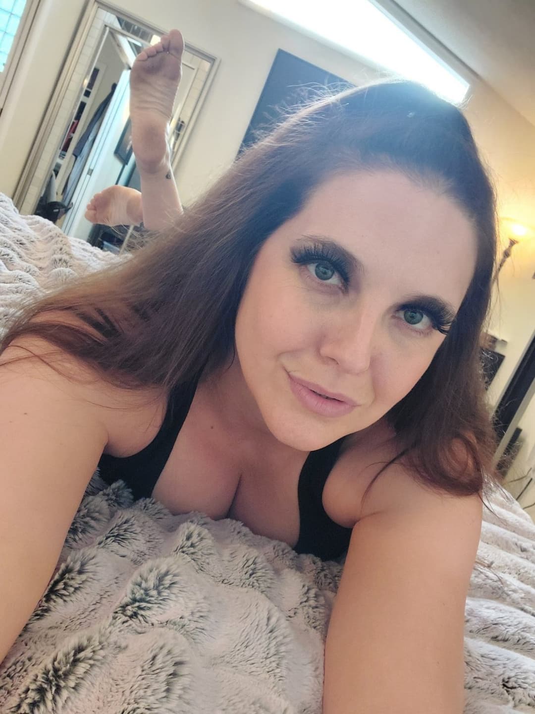 Sadie Holmes unbelievably DELICIOUS FEET and BODY - some of the sexiest feet on Earth