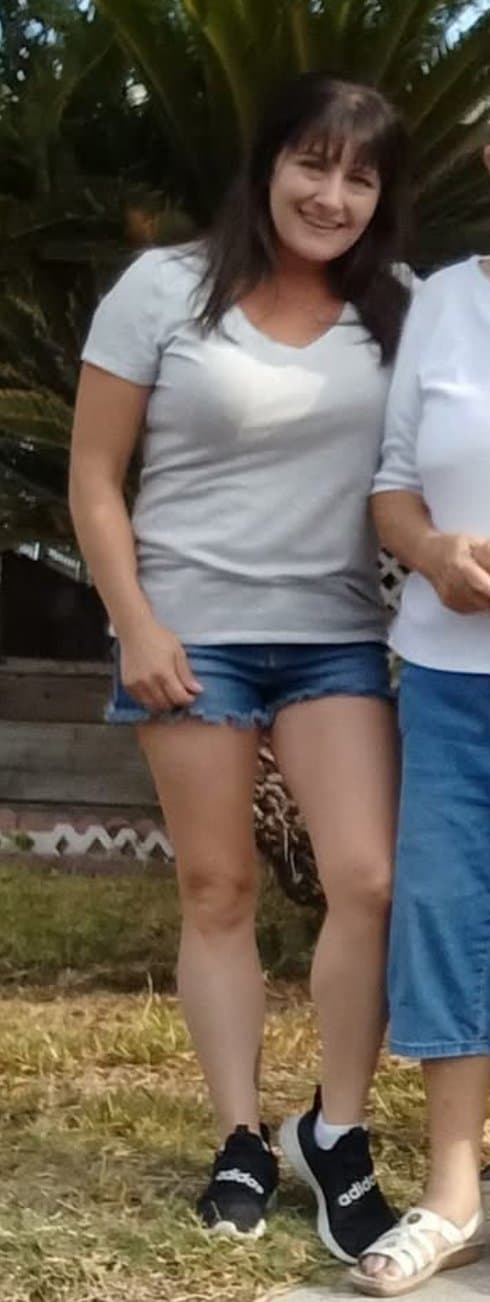 Bored housewife loves knowing she’s being stroked to