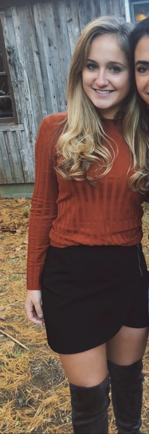 I snuck RISKY nude pics after taking this teen’s virginity