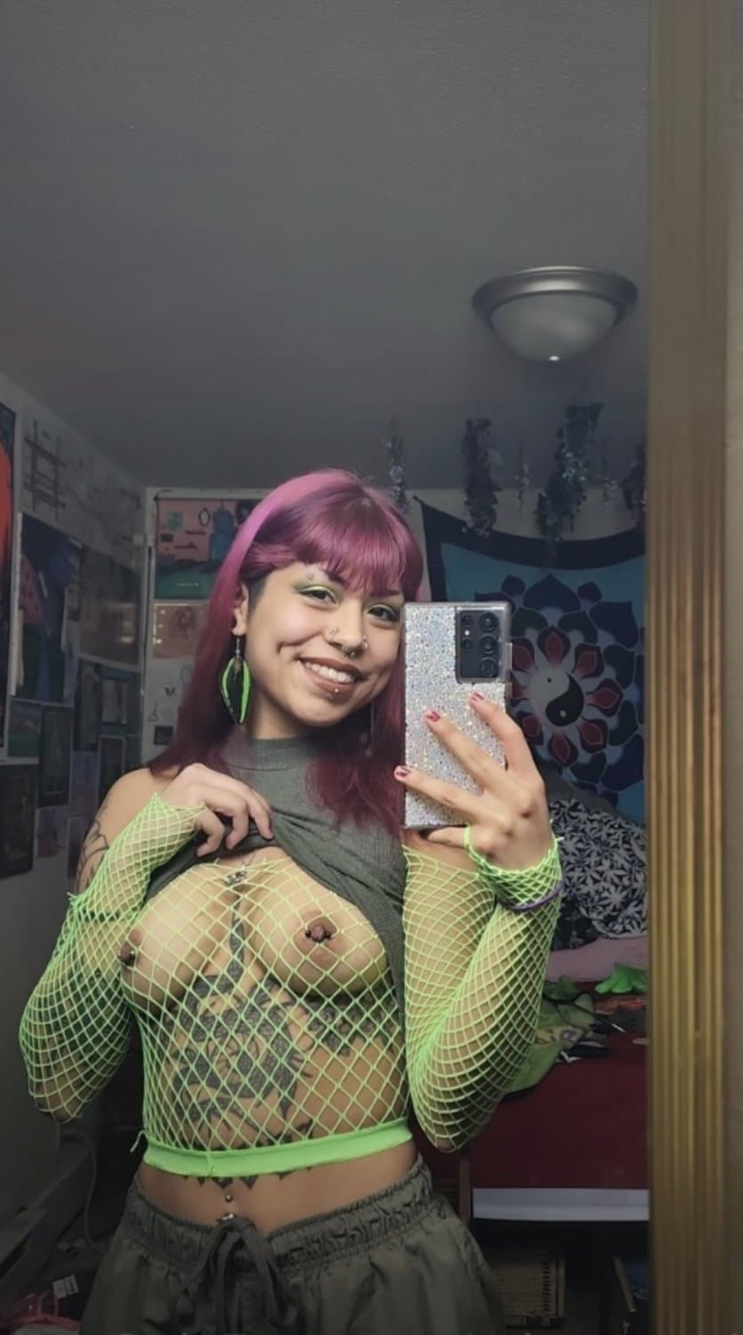 Kink Friendly Gothic Latina -Bri (squirt)