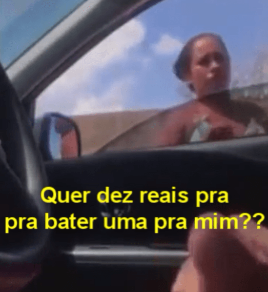 Quer dez reais pra bater uma pra mim? Punheta na rua linda nordestina linda magrinha morena biquini