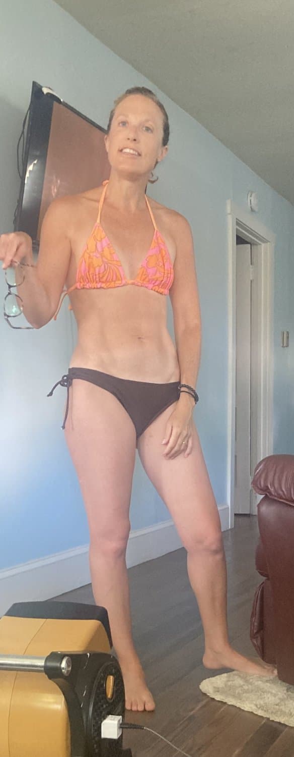 Hot milf Tracey from pa naked walking through house video