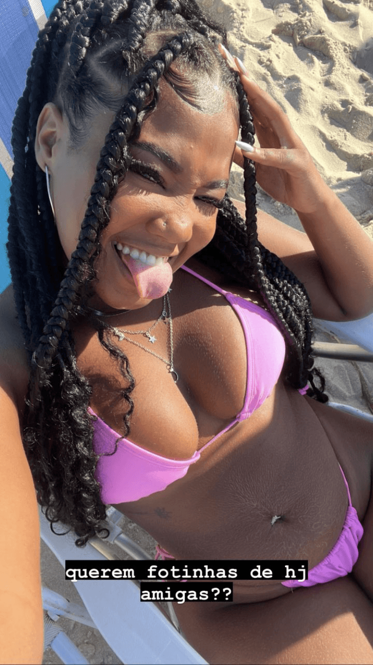 Click to view full size Giovanna Máximo