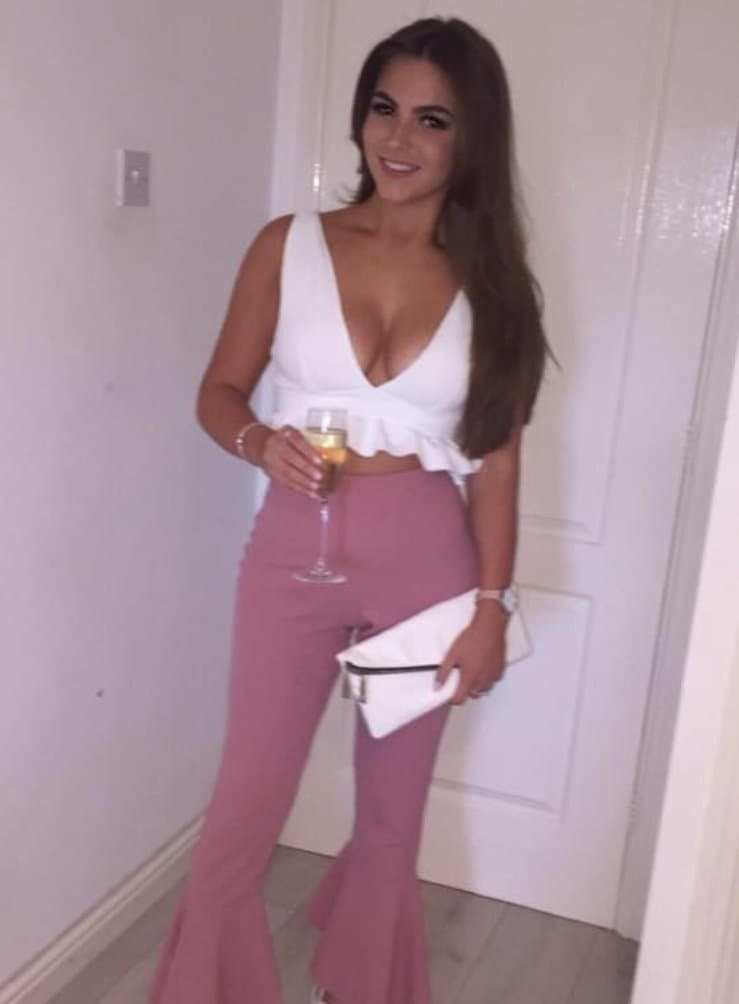 Click to view full size Heavy Makeup Chav Webslut