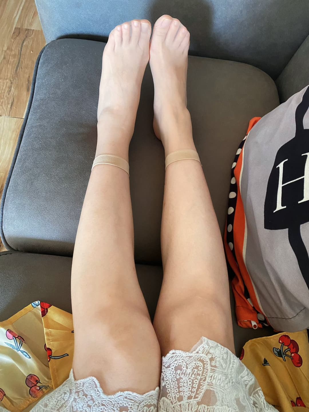 Asian shoes / feet & cum 3