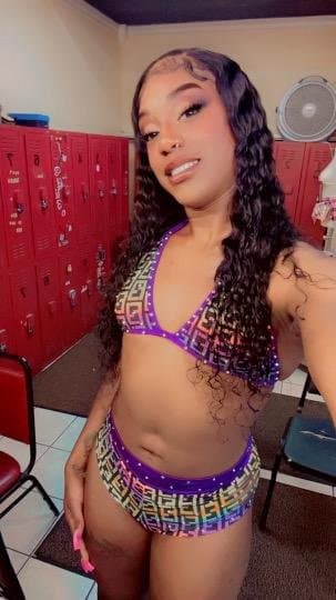 Strippers Dancers La Club 444 Credit ? or Strip Club ?