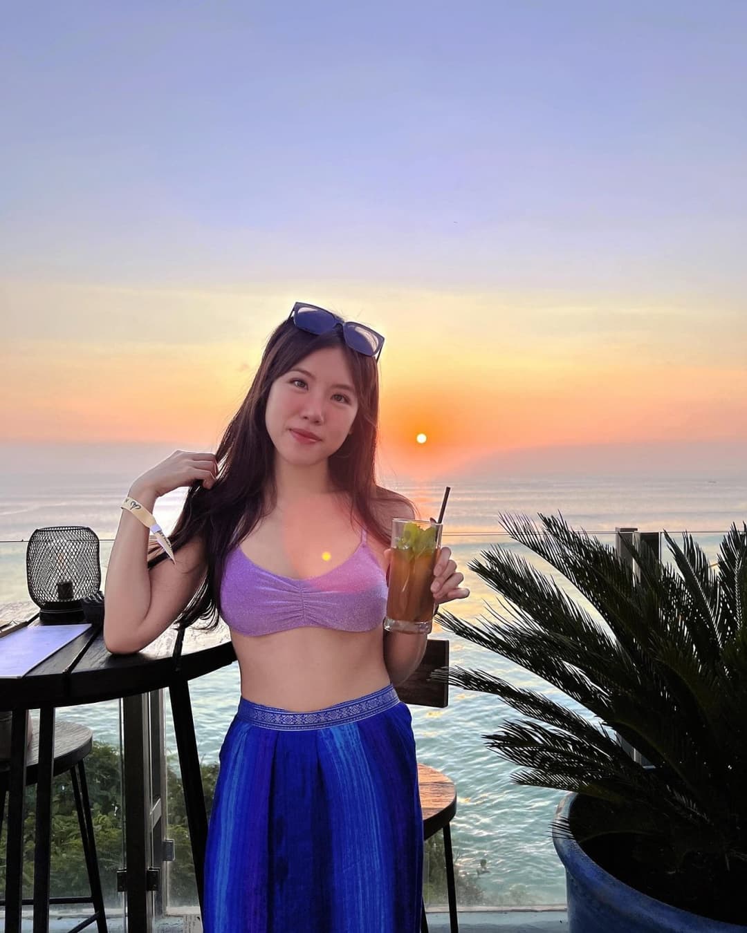 Pretty ABG secretary cheating with her white boss