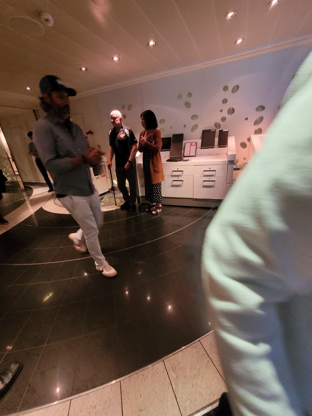 White milf feet on the cruise