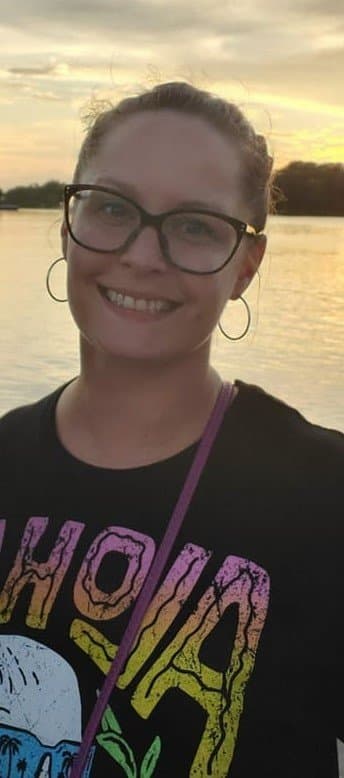 Tara & Alicia strip out of their bikinis & make out for G G W