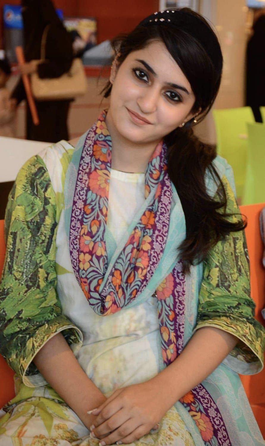 Click to view full size Pakistani girl sexy Resham gul Insta reshug1212 snap reshu121 num 03422278042