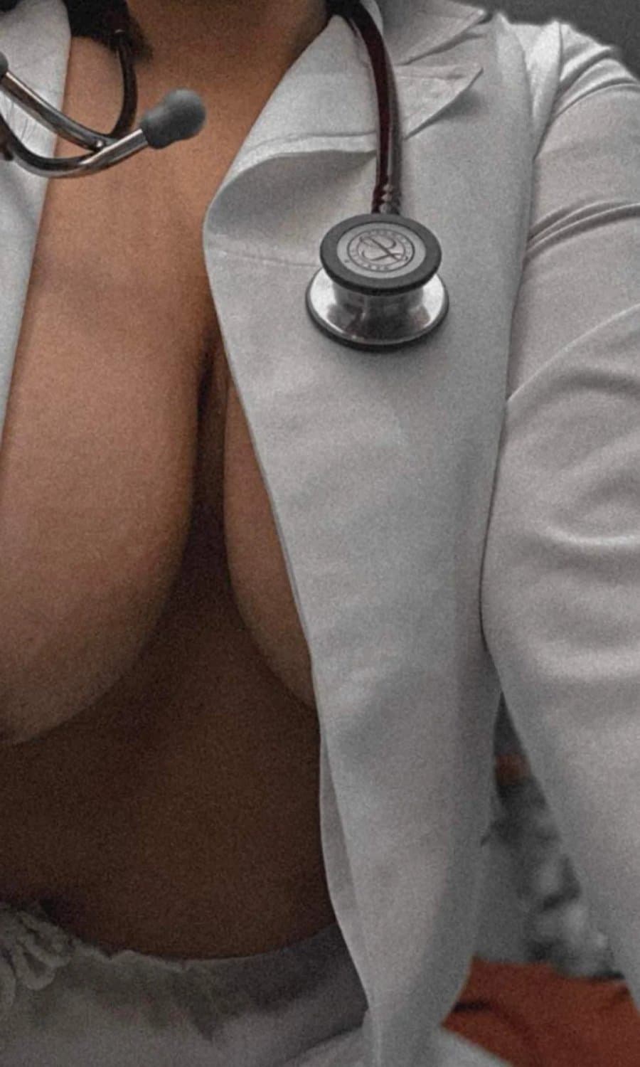 Click to view full size DOCTORA - UNAM / PUTA EXHIBICIONISTA.