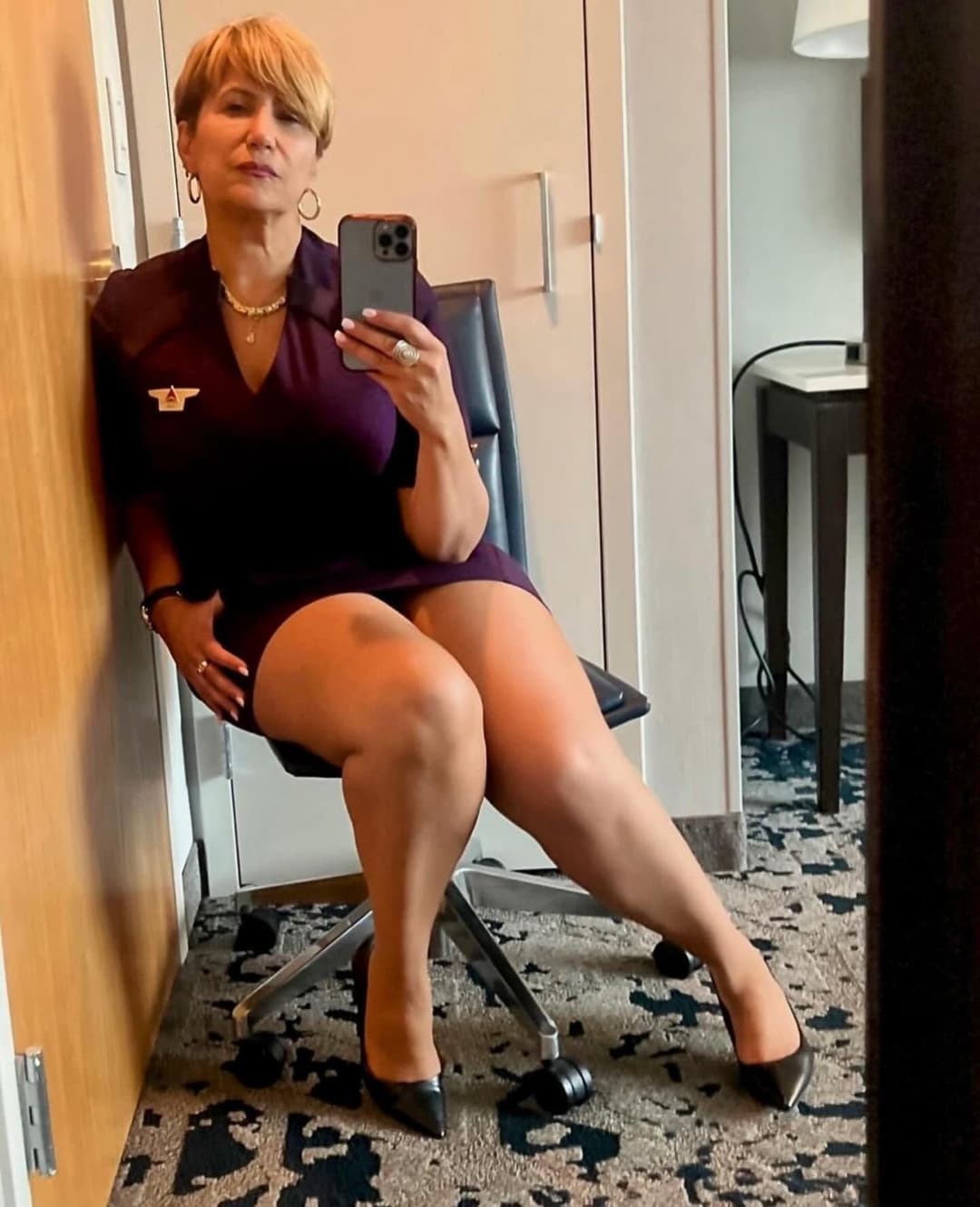 Thick Gilf flight attendant