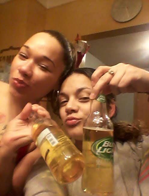 Some pic of a sister that needs some cum in her badly hmu