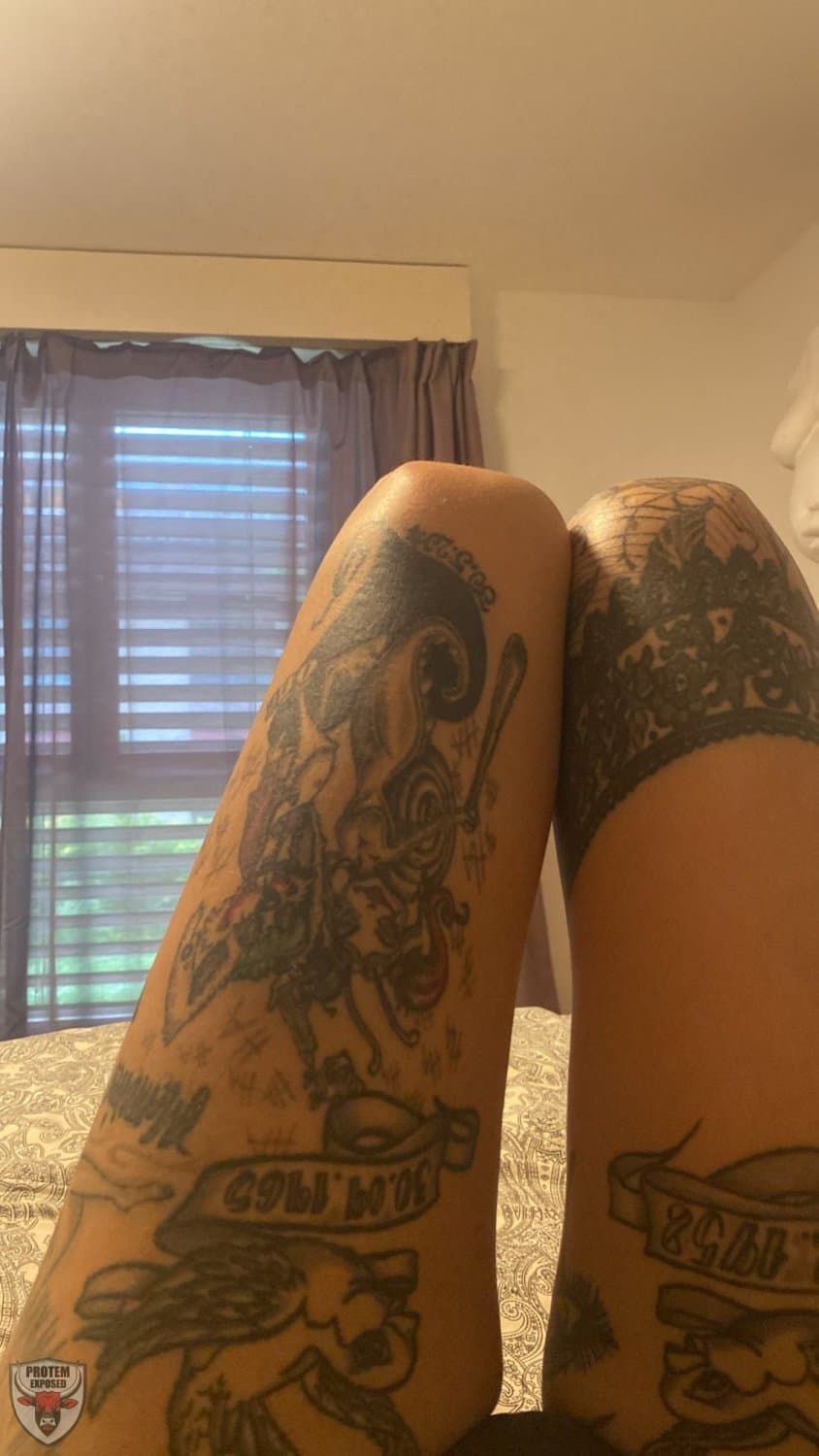 Hot tattooed goth anal slut fuck that big white cock like a pro whore