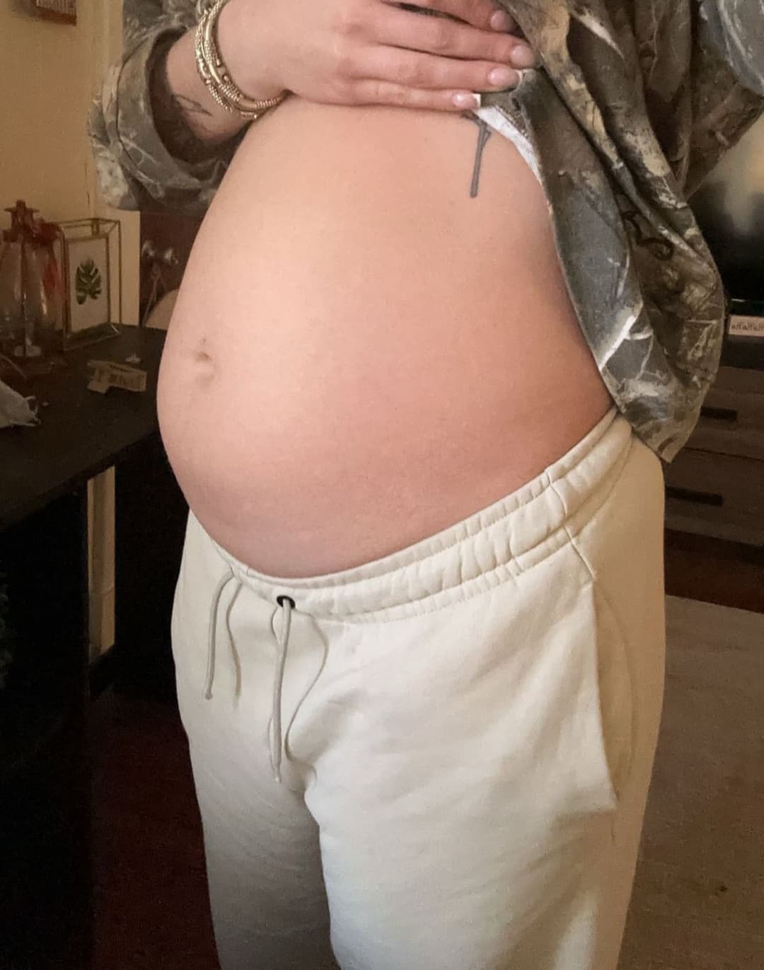 Regan is a cute thick pawg dumb slut. Cute dumb sluts get pregnant. Regan got pregnant ?