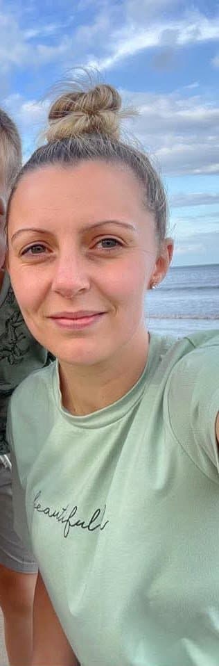 Anyone interested in seeing her pumped pussy???? Dm me. ?