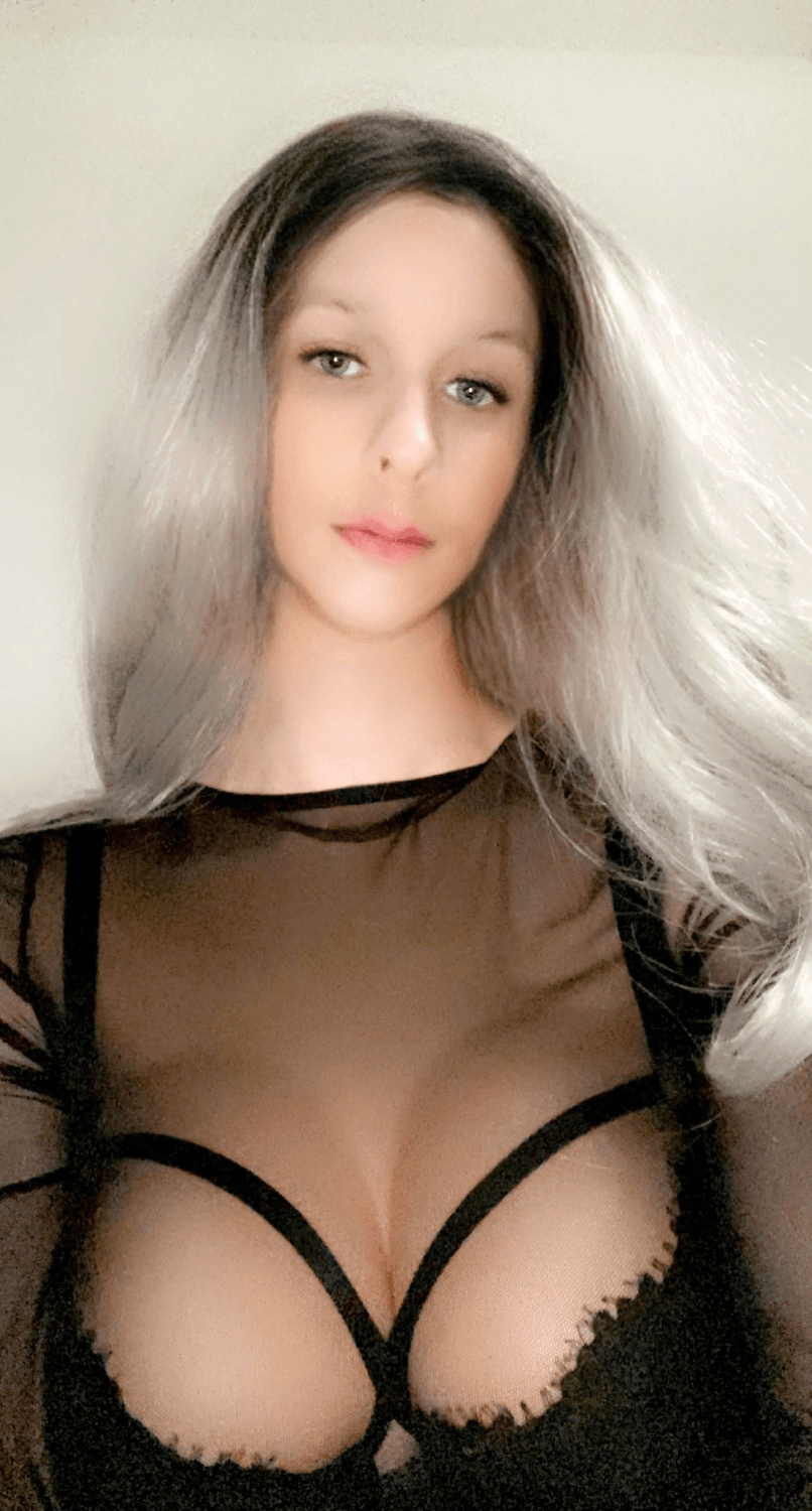 Sissy Emilia looking for a sugar Daddy/Mommy for feminization ?❤️??