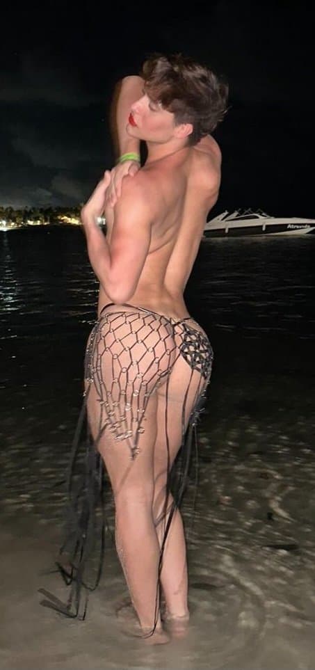 MAKE ME GAY WITH LATINO BOYS ?????❤️?