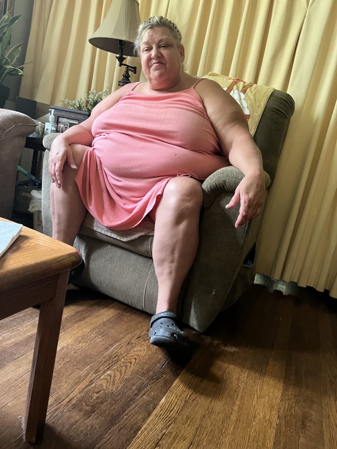 Real ssbbw mom candid too fat to stand and cook but fat enough to fuck
