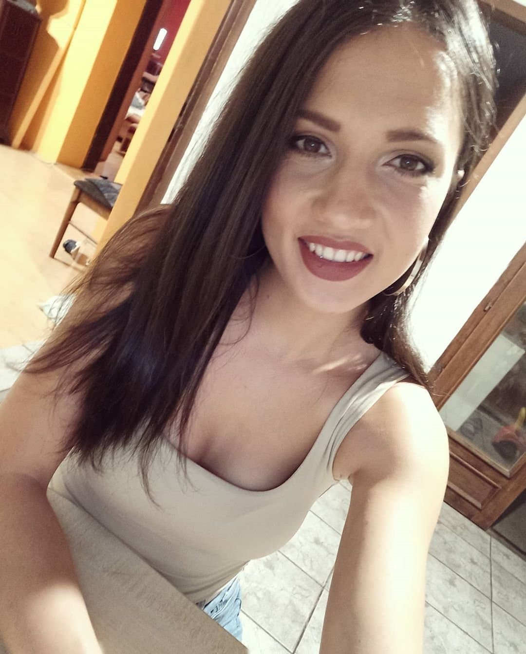 Jelena Zoric, 31yo, young Serbian milf hated by her husband