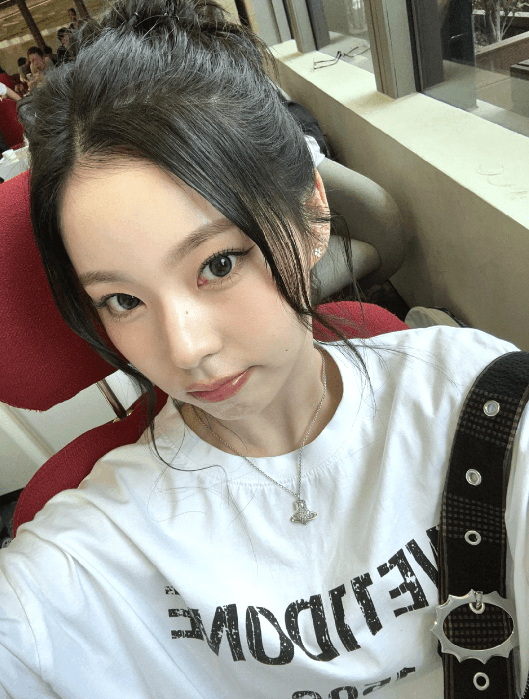 Kyujin nmixx likes her fans to treat her like a slut by filling her face with cum