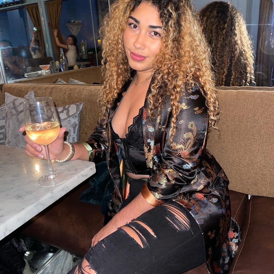 Epic Boudoir ⁄⁄ 9 College Besties Put on Lingerie for Bride to Be to Share w⁄ Hubby