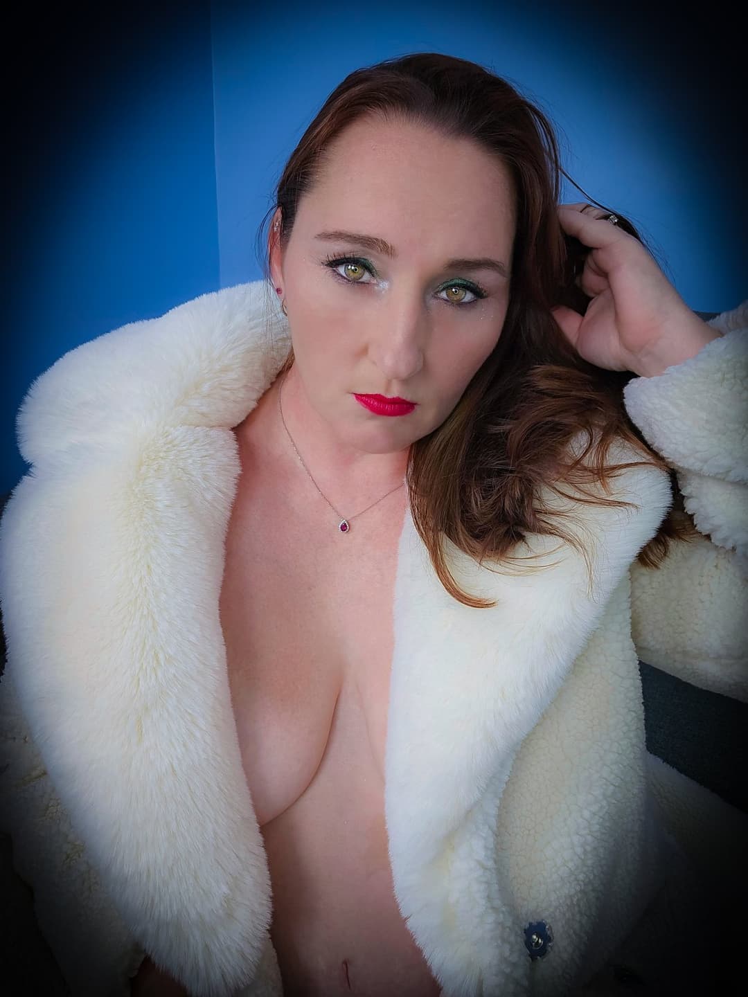 Sexy Burnette Loves to Pose