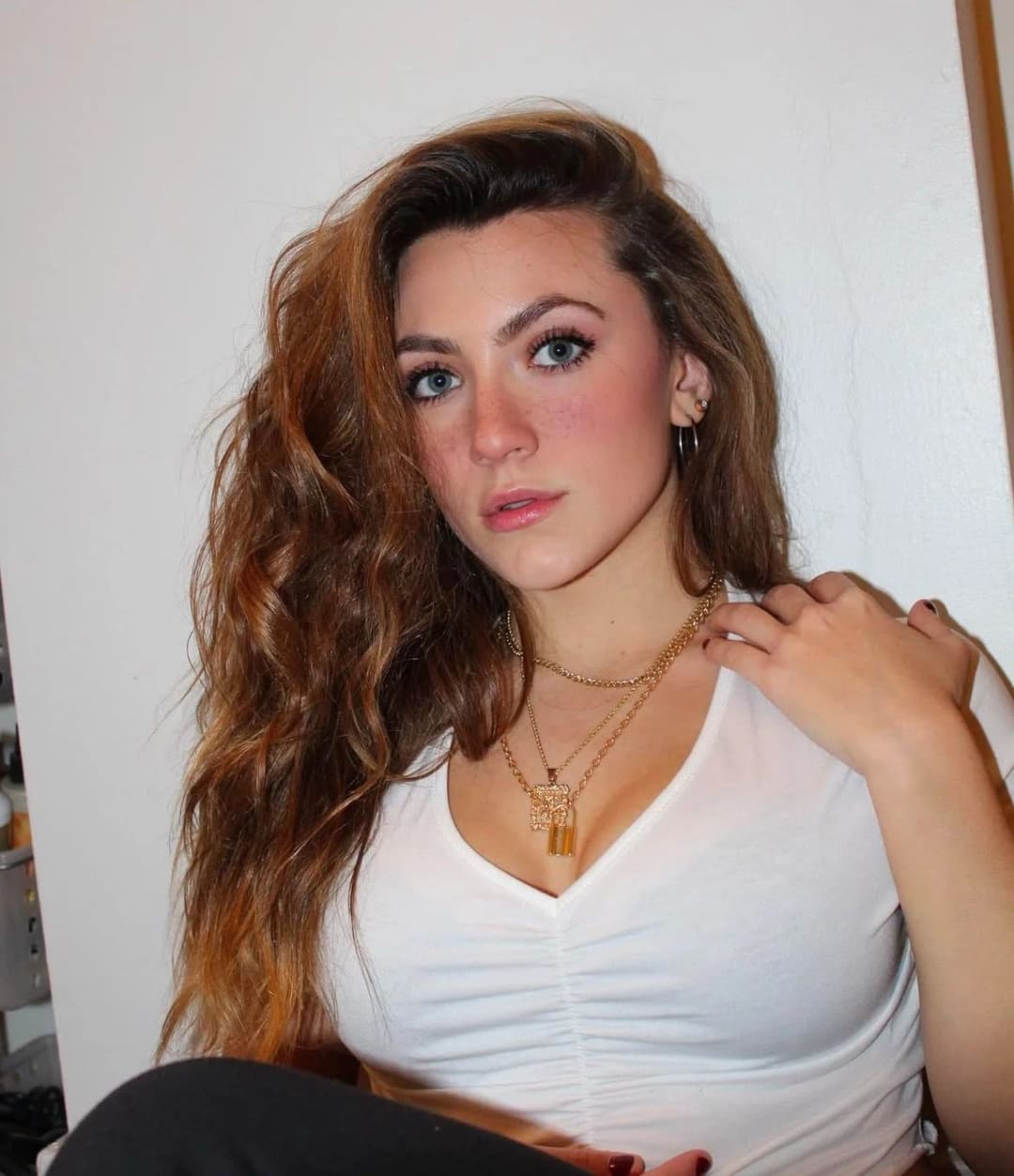 White girl Collection Vol. 1 / white boys send in Dey girls 4 ur pleasure, who would u fuck first?