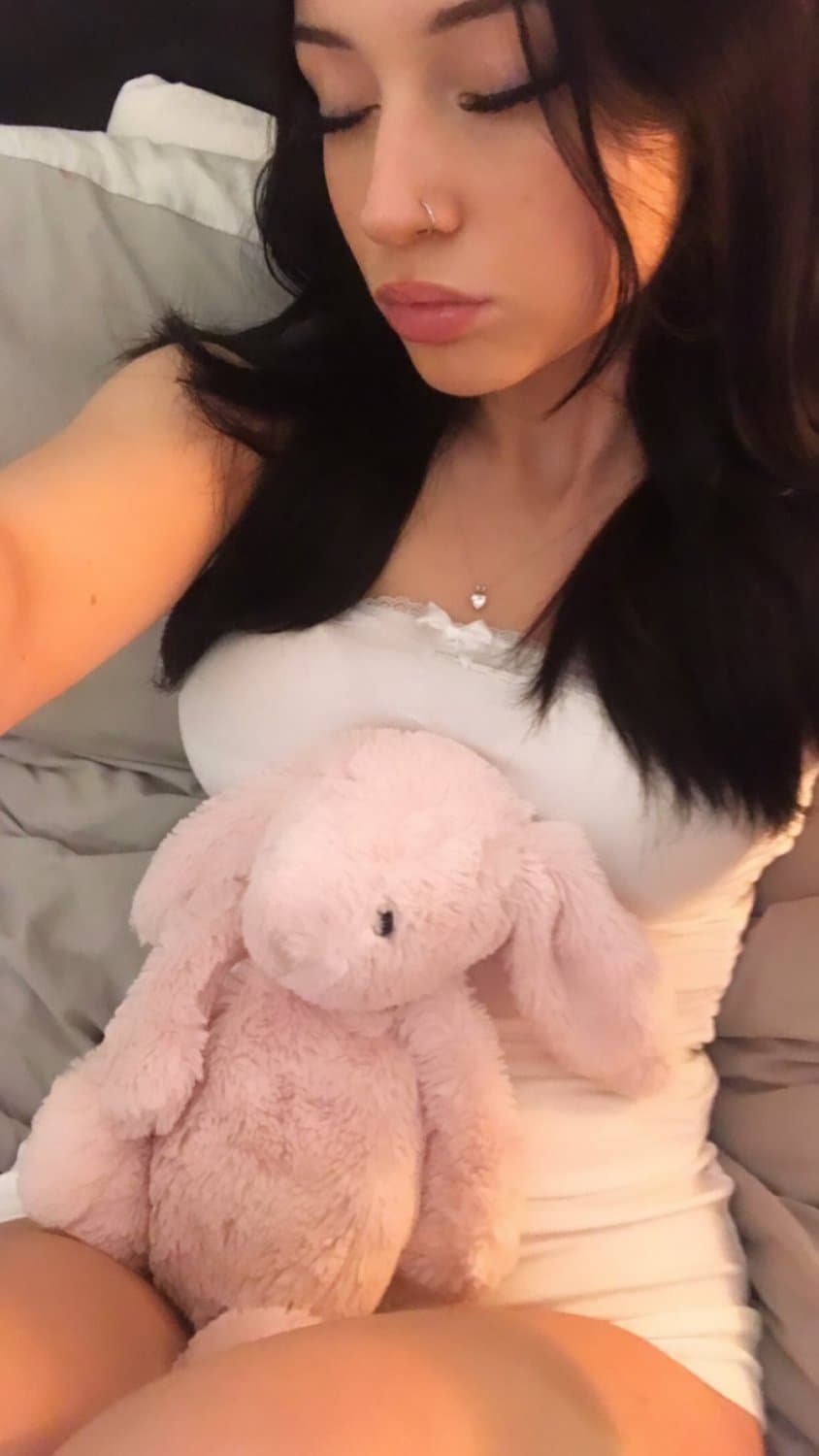 Click to view full size Me or Camilla Araujo?