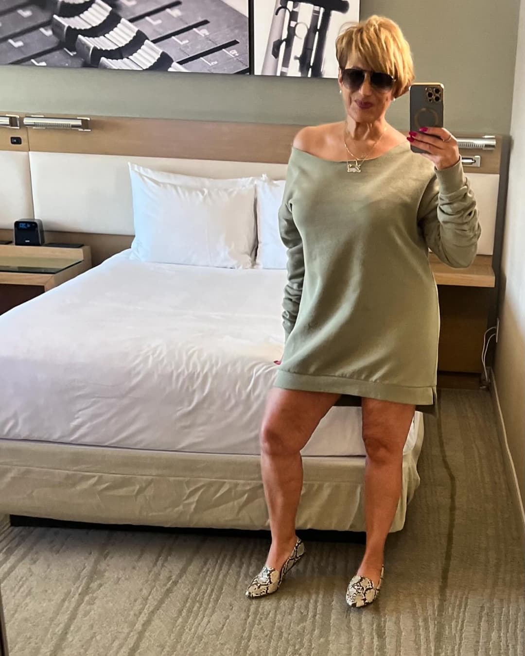 Thick Gilf flight attendant 2