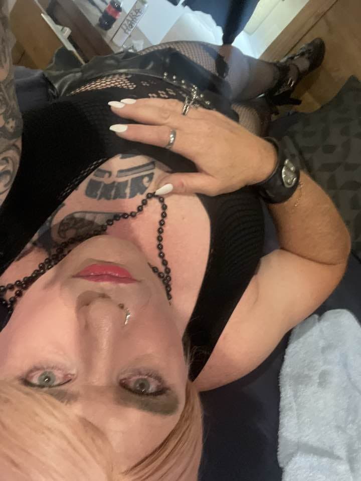 Sissy Cherry ? 43yo from QLD Australia ?? submissive bottom slutKik: Tailfeather81