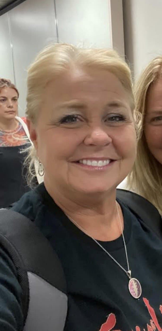 Laura’s thick ass naked body from ‘99 gets a multi view special thanks to several sources