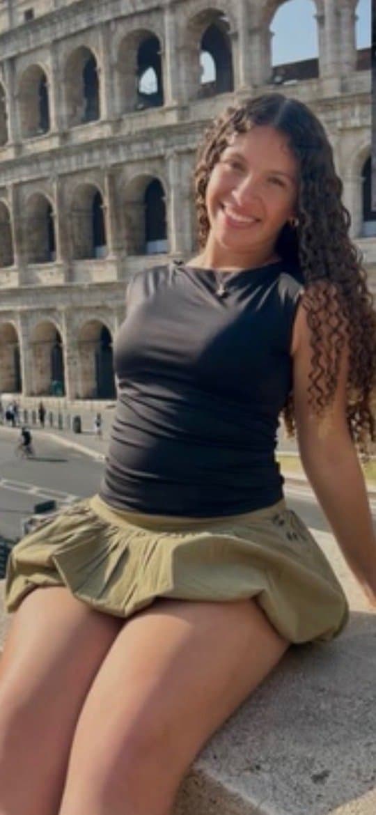 Anyone know who this cute teen Marley is?