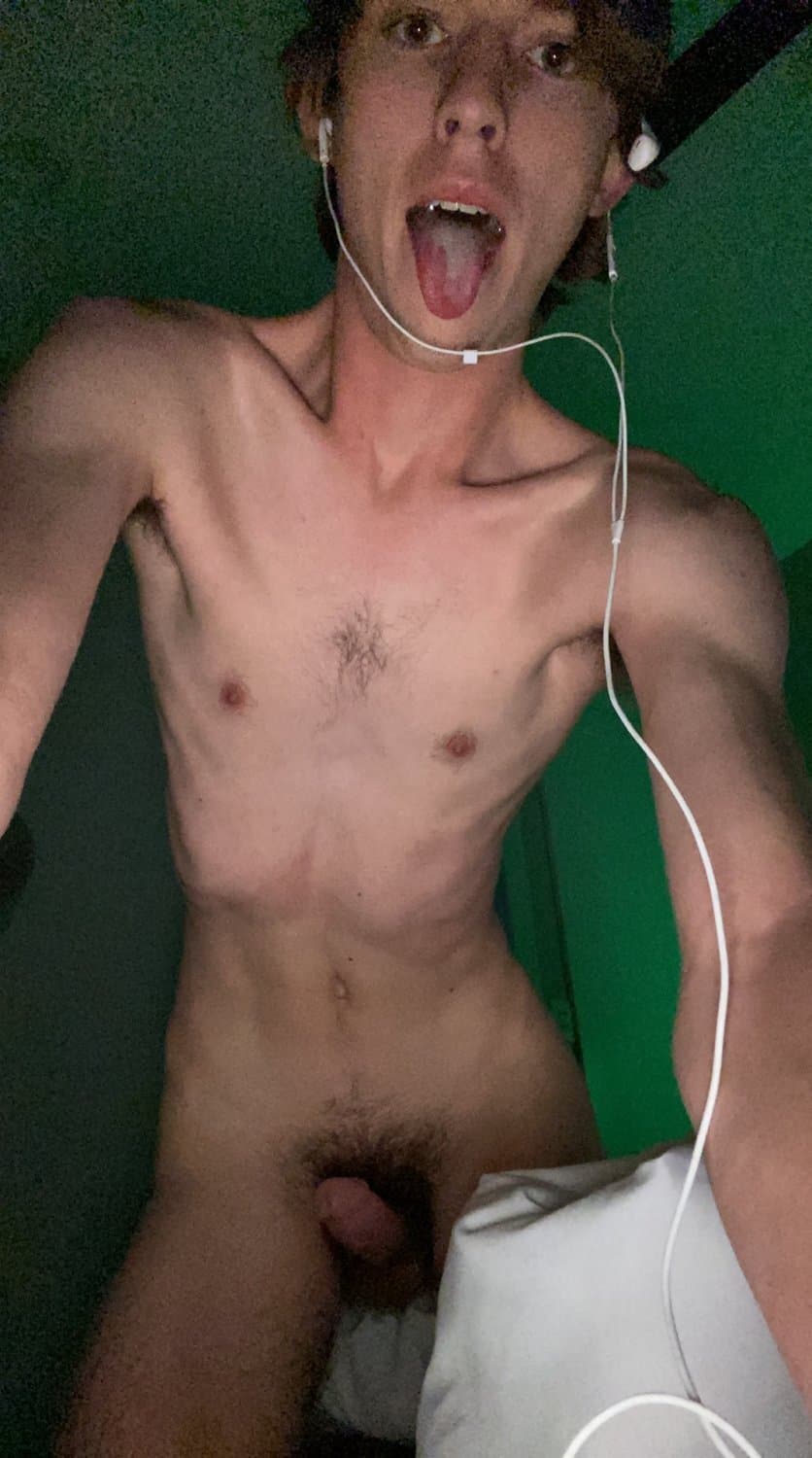 18 yo anal slut first post ever-Bobby/barker. Make him a famous webslut for the public to use:)