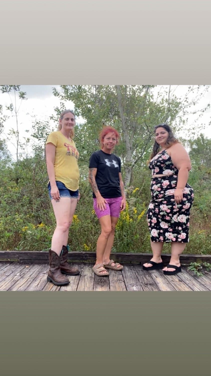 Pick one grup to fuck.  white trash ghetto vs balck rachit ghetto vs mexican ghetto bitches