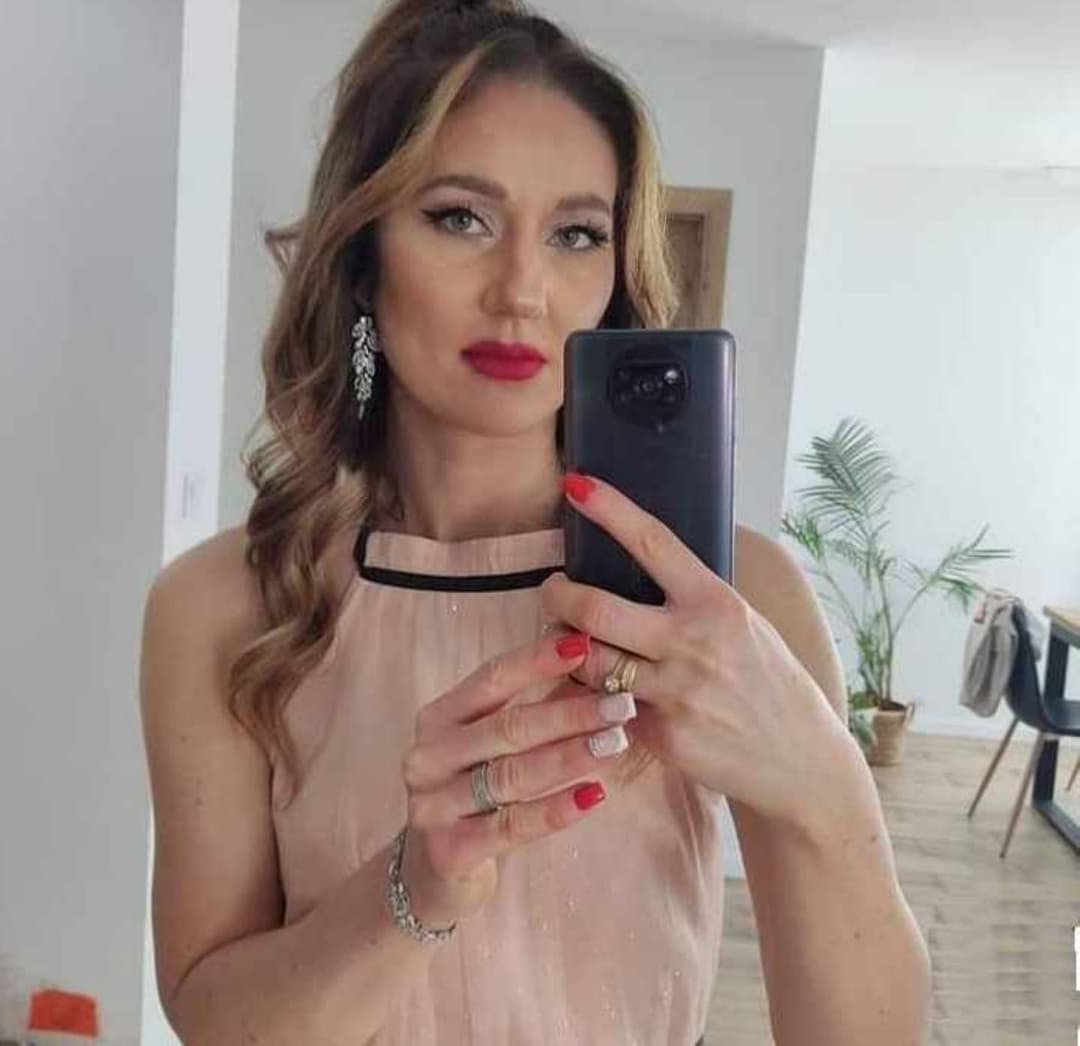 Polish amateur sluts wait for your dick