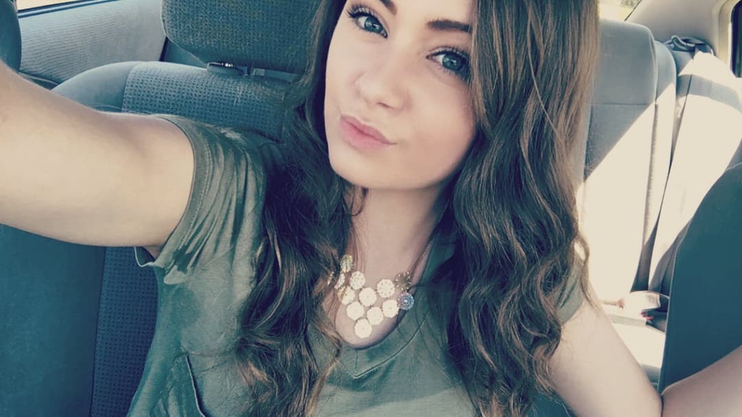 I fuck my sexy slut girlfriend Everytime I snort a line off her sexy ass little drug slut