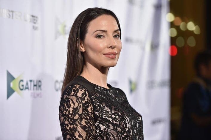 Whitney Cummings unfunny comedian slut hot face porn