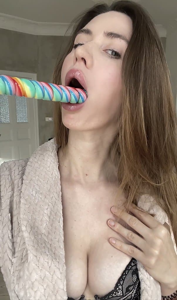 Marie a Lollipop Licker