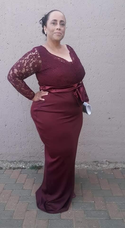 busty beautiful South African milf mommy