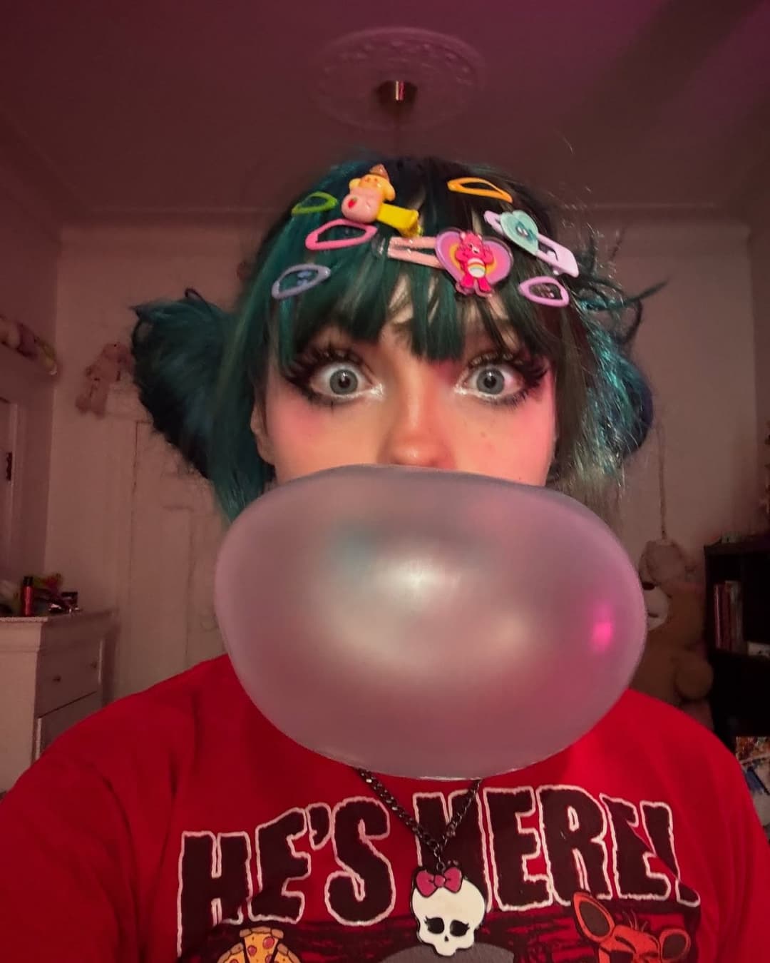 Nymphomaniac can’t stop deepthroating her fav toy.