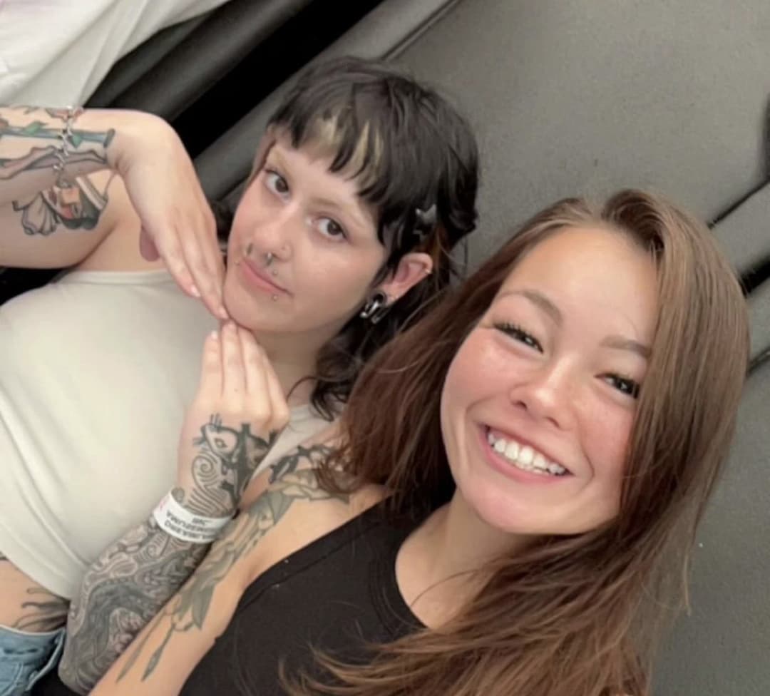 Click to view full size Peachy-Vibes (Taylor) & Wazamaniac