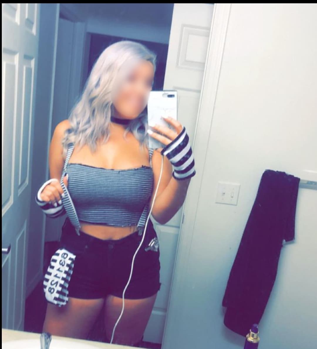 Drunk girl sucking my dick at a a party last night