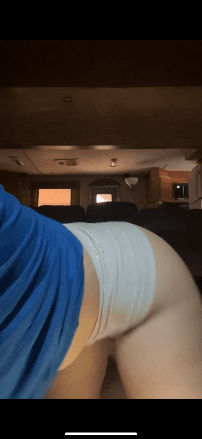 (make this viral) PREGNANT WIFE shakes big ass to bf friend while being pregnant still