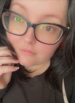 Kittenblushes on snapchat wants to be a permanent webslut. She wants to be shared and scared