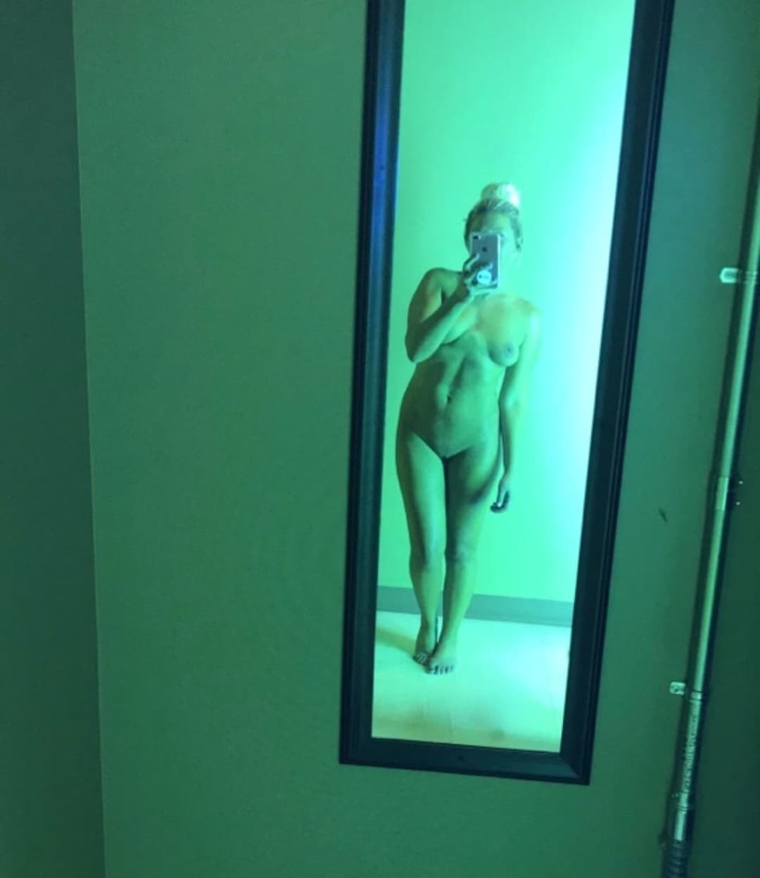 Click to view full size Simone Madlin