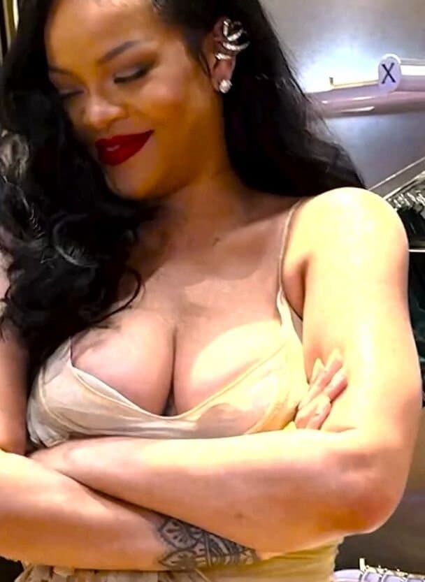 Rihanna Is Such A Beautiful Goddess Slut How Could You Not Resist A Edging Session ??