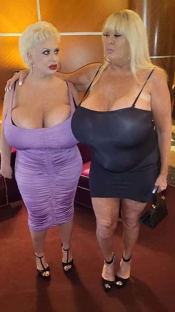 Bimbo Huge Boobs (Claudia)