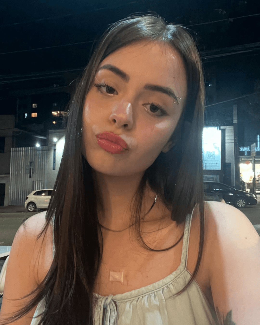 Young hot slut, amazing faceporn. Big boobs